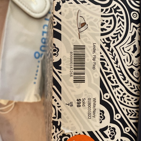 J McLaughlin white sandals with navy trim - Picture 5 of 5